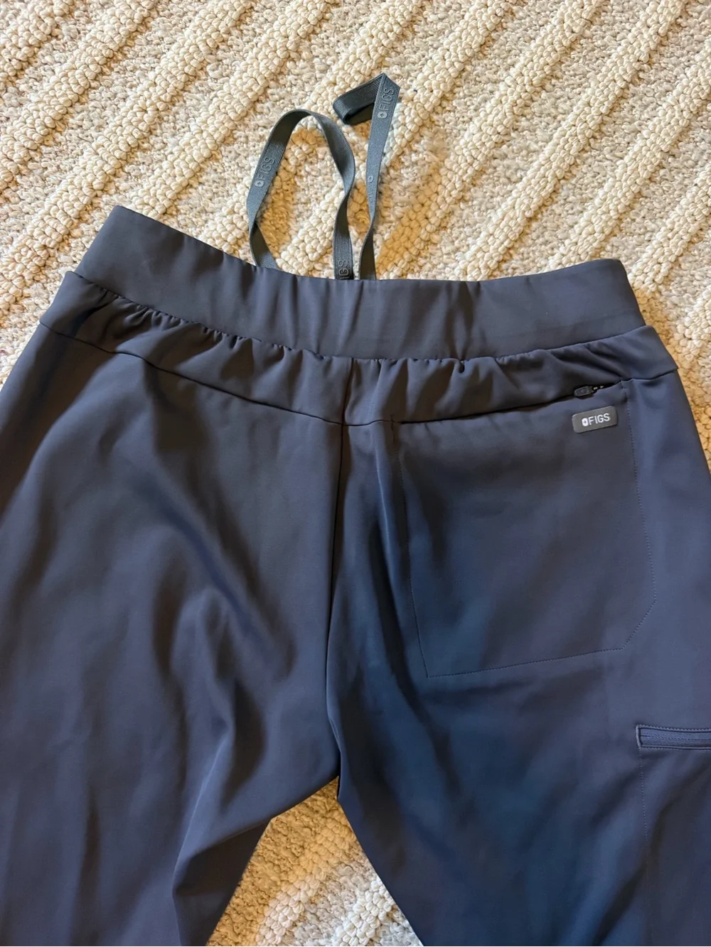 Figs FORMX Charcoal Men's Norris Straight leg scrub pants medium short
